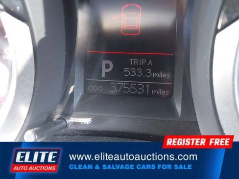 Used 2016 Toyota Corolla S image 30