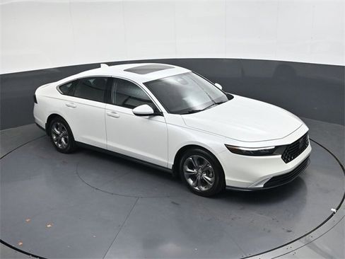 Used 2024 Honda Accord EX image 24