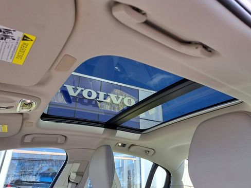 Used 2019 Volvo S60 T5 Momentum w/ Premium Package image 21
