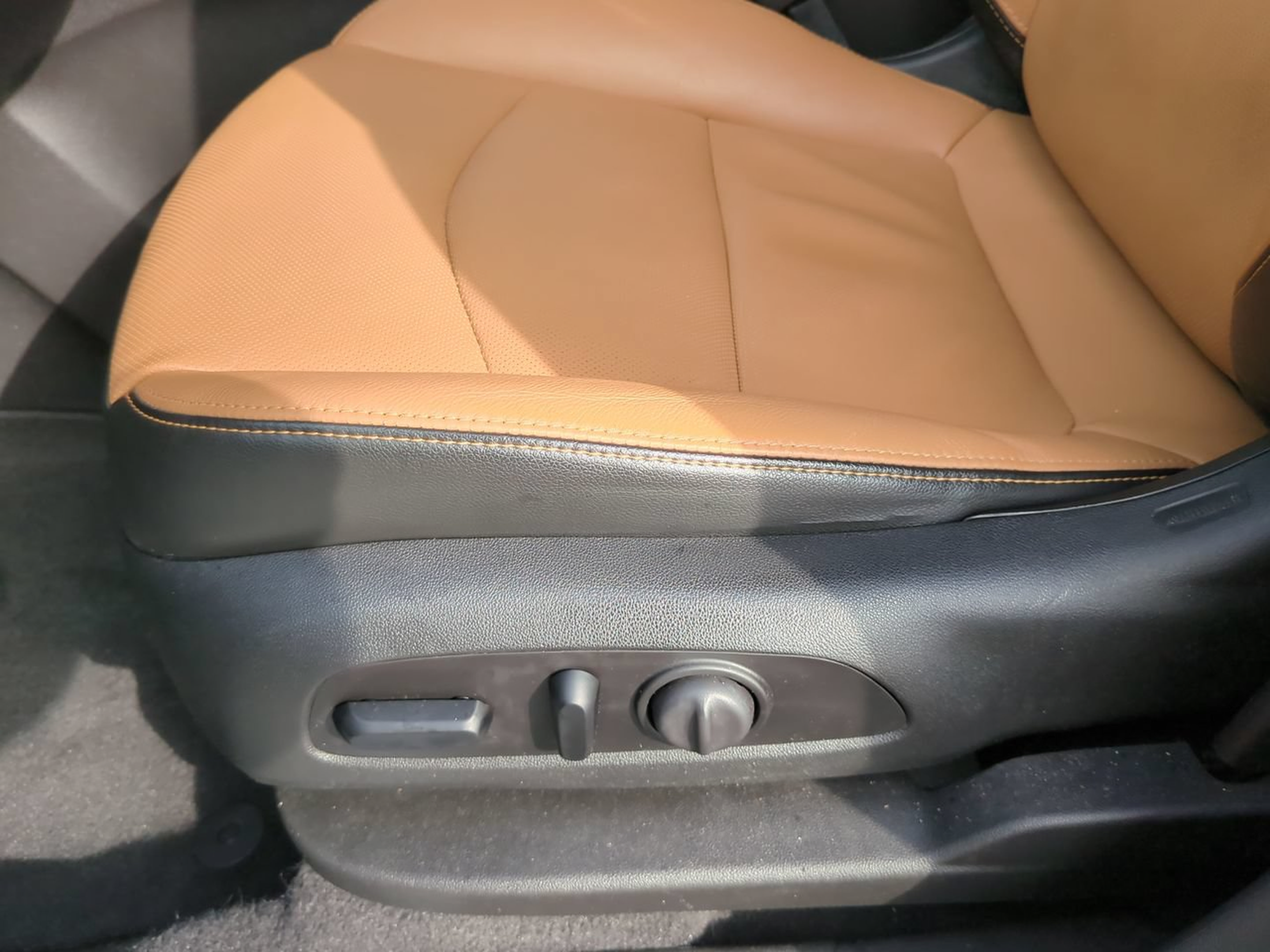Used 2020 Chevrolet Equinox Premier FWD image 15