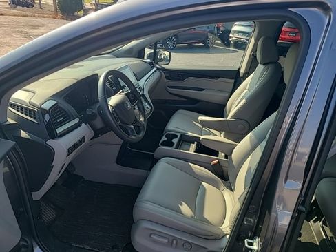 Used 2023 Honda Odyssey Touring image 13