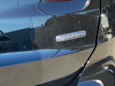 Used 2021 Audi Q3 2.0T Premium w/ Convenience Package image 9