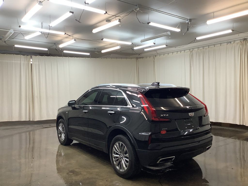 Used 2025 Cadillac XT4 Premium Luxury AWD/4WD image 9