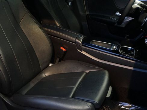 Used 2025 Mercedes-Benz CLA 250 w/ Exclusive Package image 21