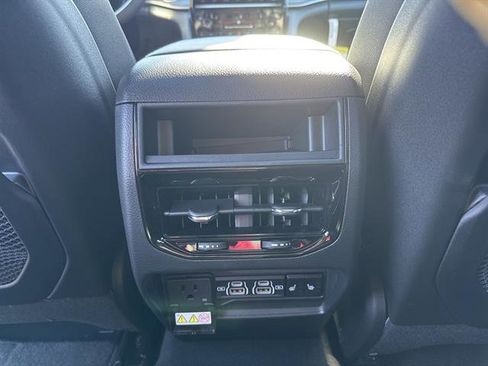 New 2025 Jeep Grand Cherokee Limited image 22