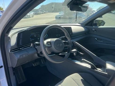 Certified 2025 Hyundai Elantra Sport FWD image 21