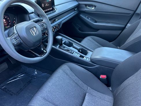 Used 2023 Honda Accord EX image 10