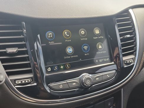 Used 2018 Chevrolet Trax Premier FWD image 32