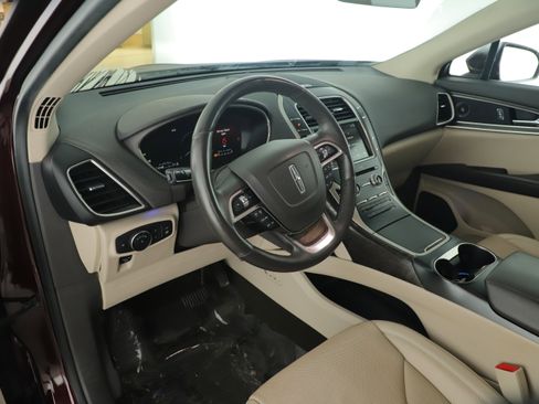 Used 2019 Lincoln Nautilus Reserve image 22