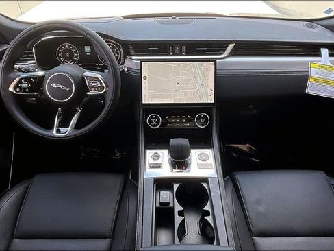 New 2026 Jaguar F-PACE R-Dynamic S image 5