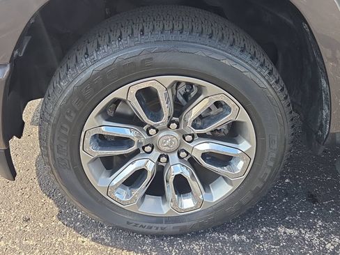 Used 2021 RAM 1500 Laramie w/ Sport Appearance Package AWD/4WD image 17
