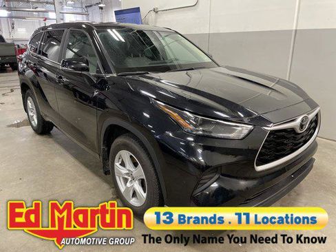 Certified 2023 Toyota Highlander L image 1