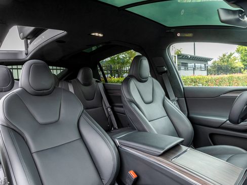 Used 2022 Tesla Model X AWD/4WD image 38