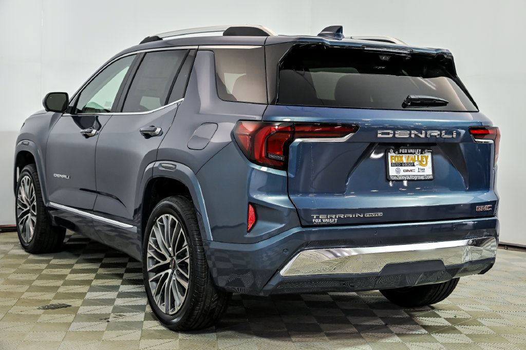 New 2027 GMC Terrain Denali w/ LPO, Floor Liner Package AWD/4WD image 4