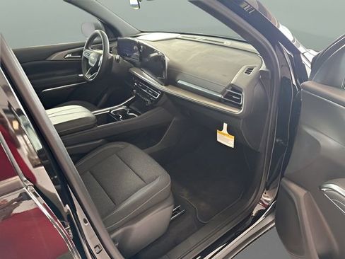 New 2026 Chevrolet Traverse LT image 17