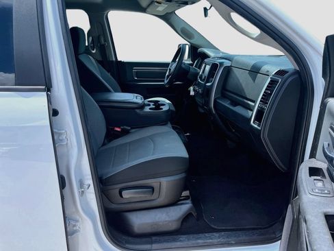 Used 2021 RAM 1500 Classic SLT RWD image 26