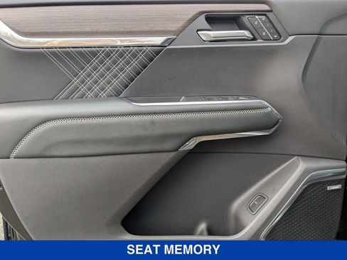 New 2026 GMC Acadia Denali w/ Super Cruise Package image 11