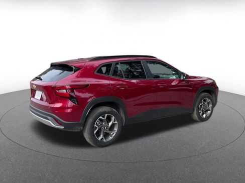 Used 2025 Chevrolet Trax LT image 14