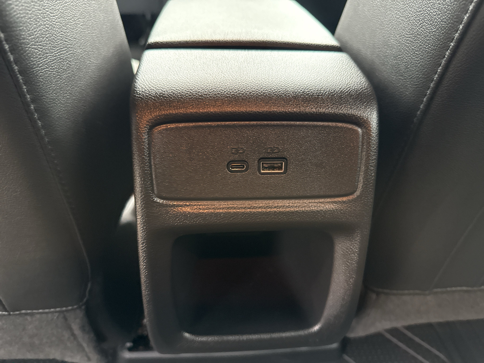 New 2026 Chevrolet Trax LT w/ LPO, Blackout Package FWD image 31