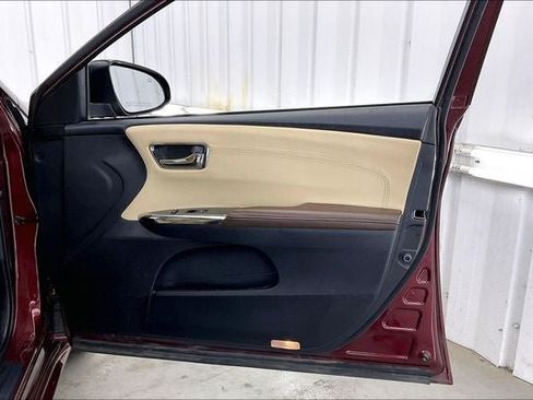 Used 2013 Toyota Avalon XLE Touring FWD image 22