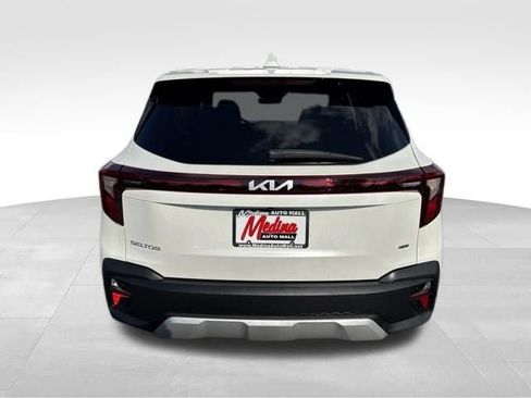 Used 2025 Kia Seltos LX AWD/4WD image 6