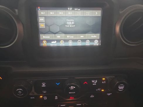 Used 2022 Jeep Gladiator Sport image 29