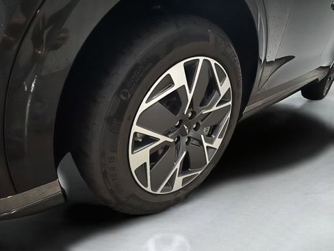 New 2026 Genesis GV70 2.5T Select AWD/4WD image 4