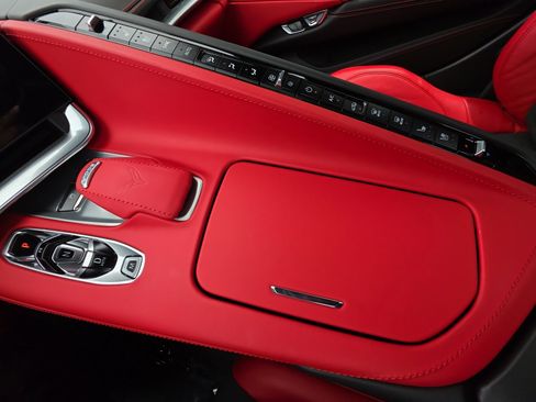 Used 2023 Chevrolet Corvette Stingray Premium Conv w/ Battery Protection Package RWD image 33