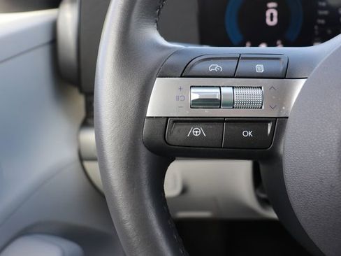 Used 2025 Hyundai Kona SEL image 17