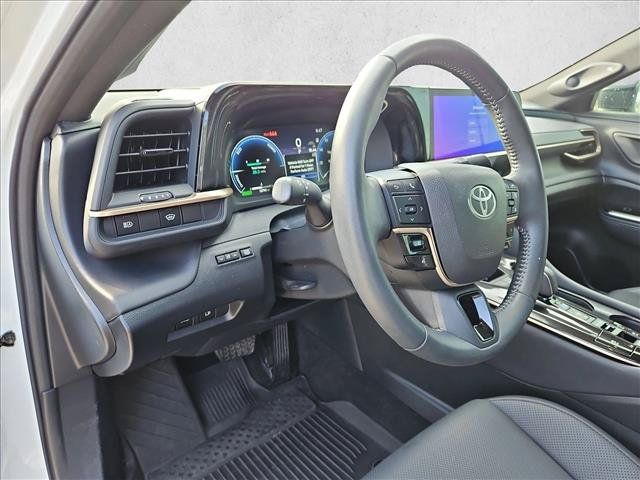 Used 2026 Toyota Crown AWD/4WD image 10