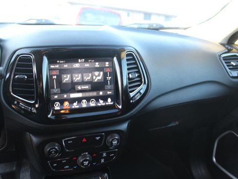Used 2018 Jeep Compass Limited AWD/4WD image 11