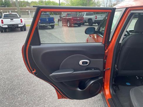 Used 2018 Kia Soul + FWD image 22