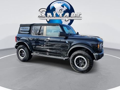 Used 2022 Ford Bronco Black Diamond w/ Sasquatch Package image 5
