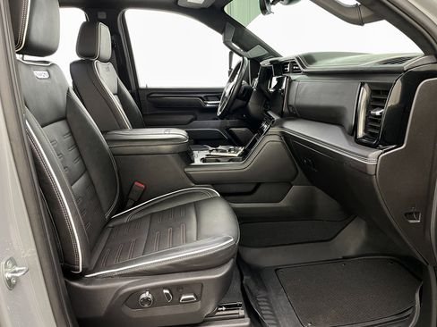 Used 2024 GMC Sierra 2500 AT4X image 43