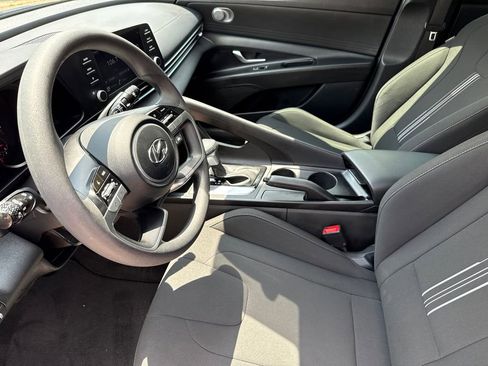 Certified 2021 Hyundai Elantra SEL image 17