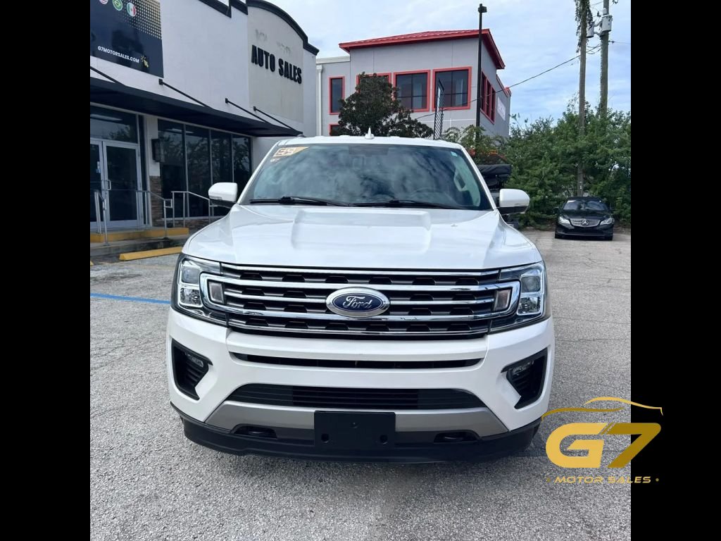 Used 2019 Ford Expedition XLT w/ Equipment Group 202A AWD/4WD image 2