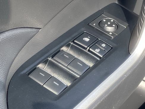 Certified 2025 Toyota RAV4 XLE FWD image 29