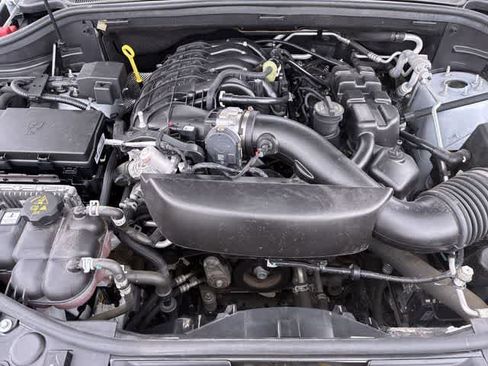 Used 2024 Dodge Durango GT RWD image 15