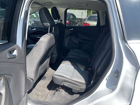 Used 2019 Ford Escape SE image 9