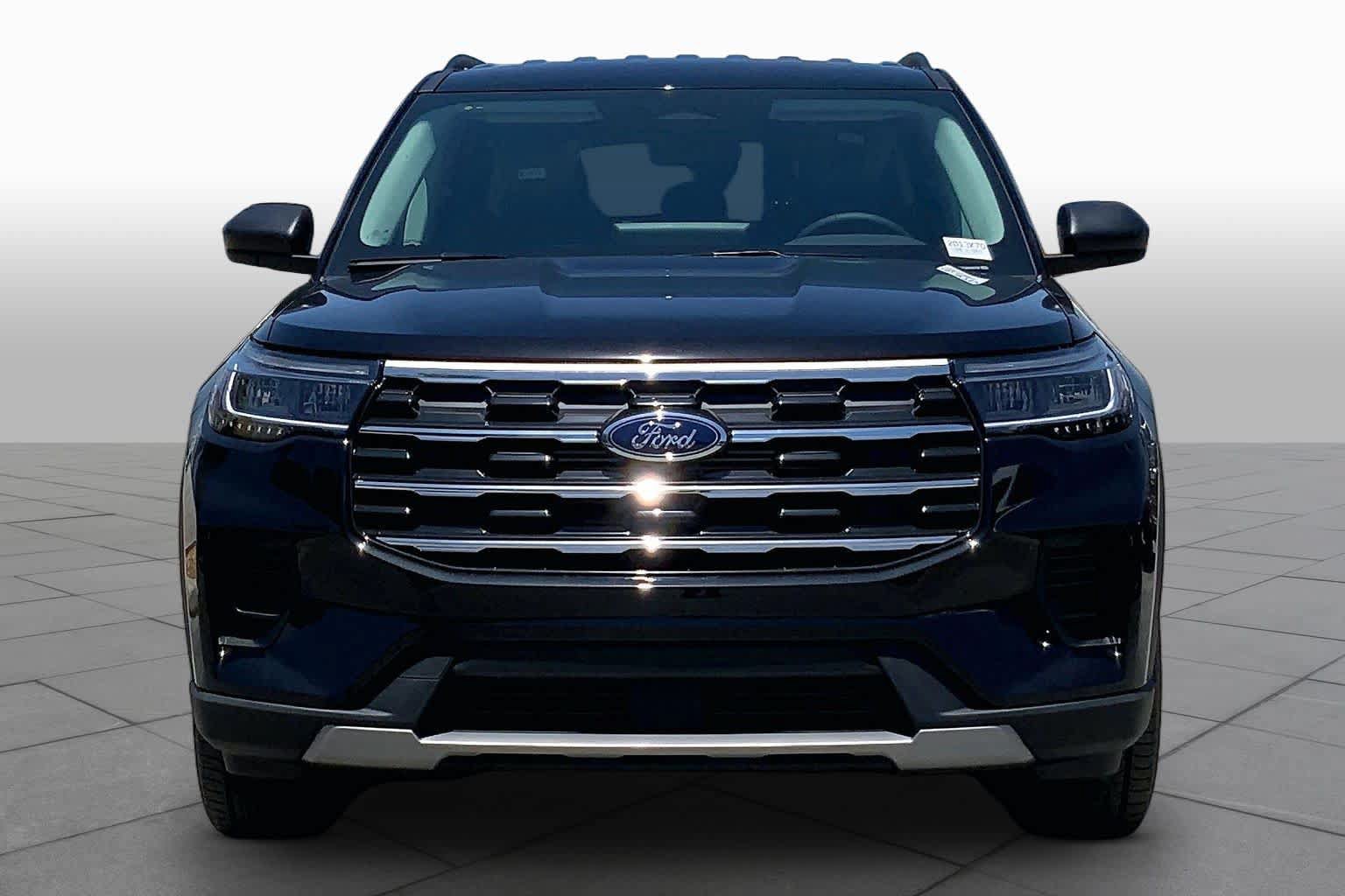 New 2026 Ford Explorer Active RWD image 3