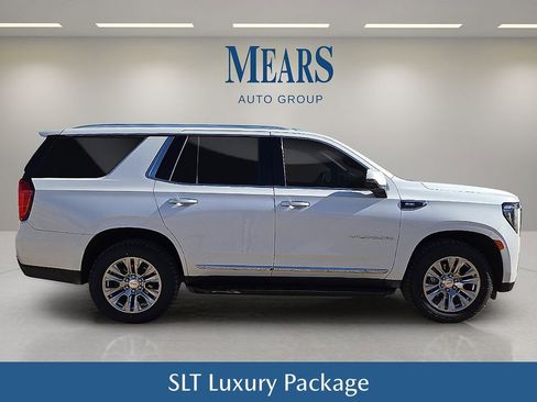 Used 2022 GMC Yukon SLT w/ SLT Premium Package image 7