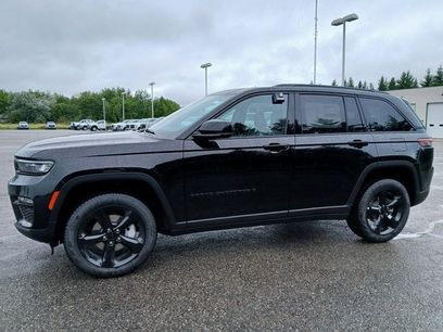 New 2025 Jeep Grand Cherokee Limited w/ Black Appearance Package
