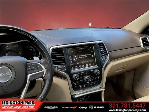 Used 2017 Jeep Grand Cherokee Overland AWD/4WD image 9