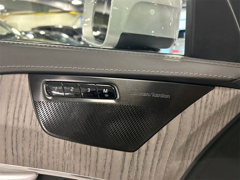 Certified 2023 Volvo XC90 B6 Ultimate w/ Protection Package Premier image 19