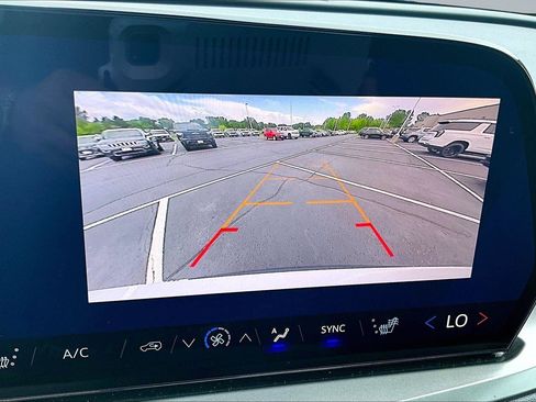 Used 2026 Chevrolet Traverse LT AWD/4WD image 21