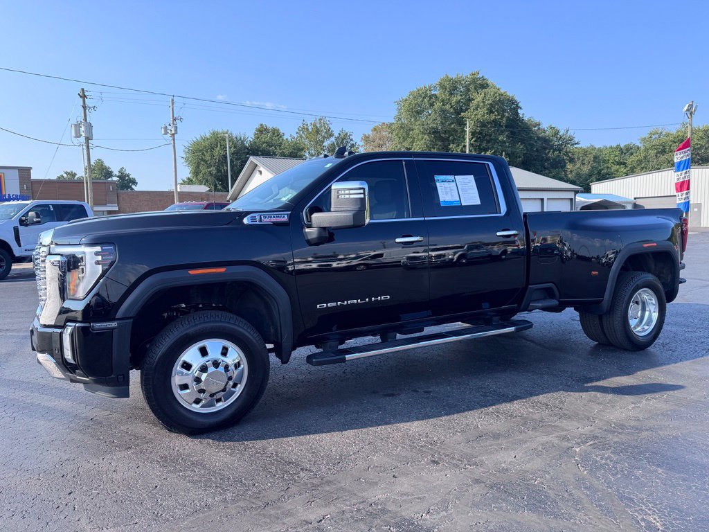 Used 2026 GMC Sierra 3500 Denali AWD/4WD image 2