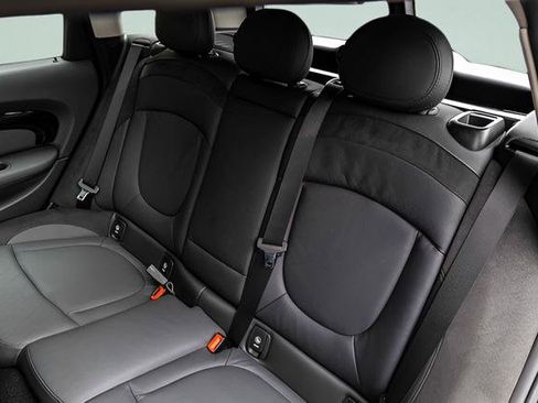 Used 2024 MINI Cooper Clubman S w/ Signature Upholstery Package image 19