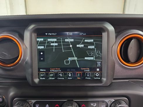 Used 2021 Jeep Gladiator Mojave AWD/4WD image 24