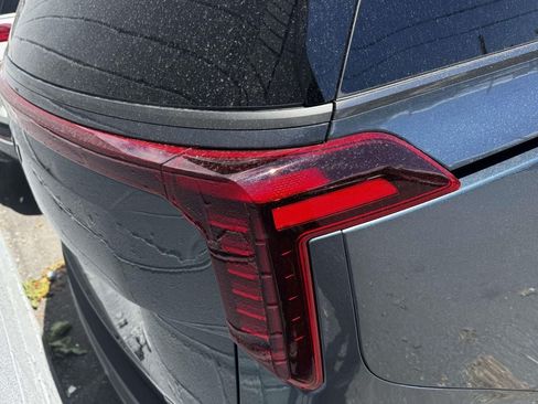 Certified 2025 Kia Carnival SX Prestige FWD image 8
