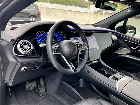 Used 2023 Mercedes-Benz EQS 580 4MATIC SUV image 17